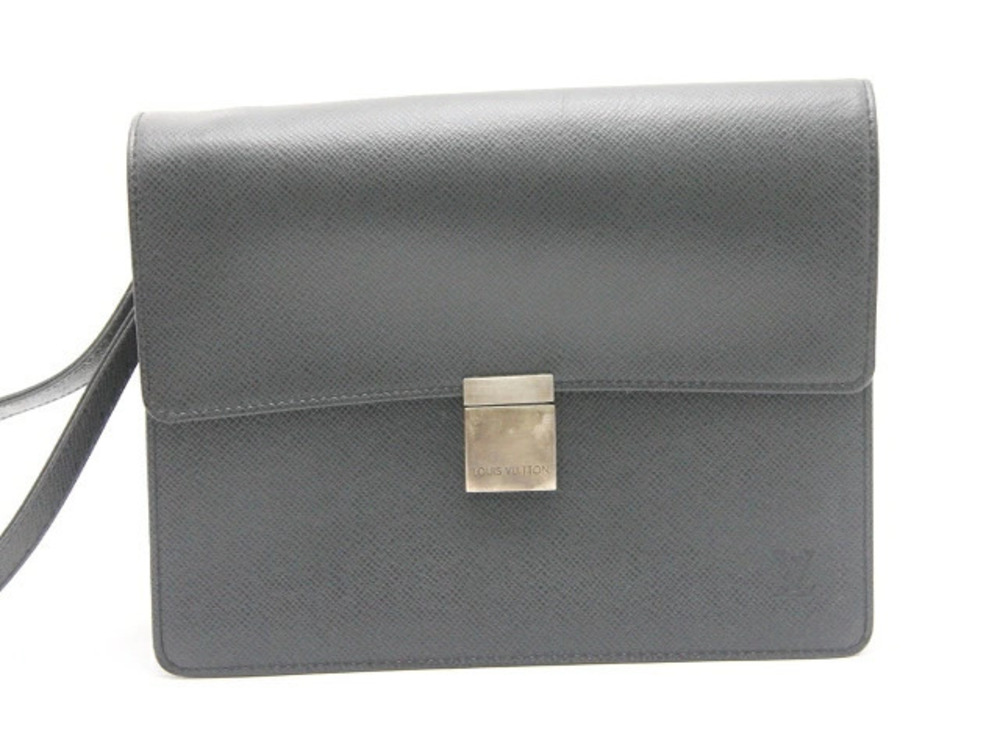 LOUIS VUITTON Selenga Taiga Clutch Bag